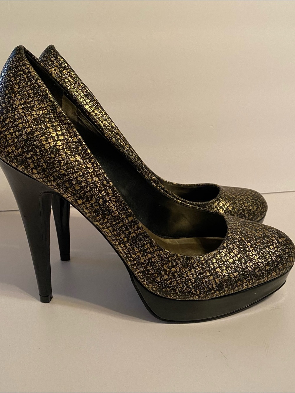 G by Guess Gold and Black Textured Platform Pumps
